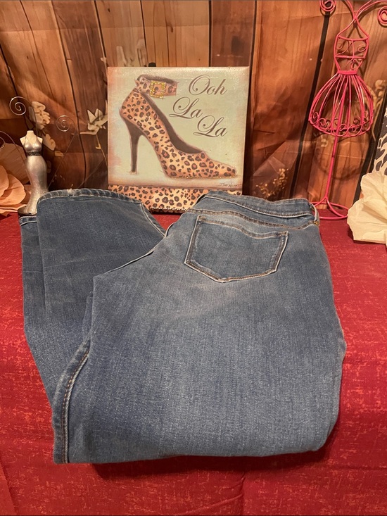Old Navy Denim - Classic Women's Blue Denim Jeans - Comfortable Everyday Fit